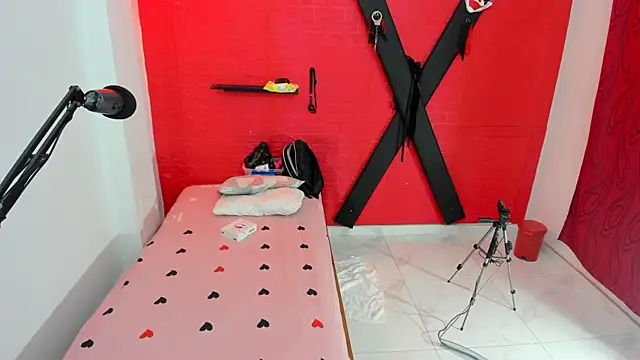 Snapshot of bdsmforever18 chatting on August 2026 01:51:01 AM bdsmforever18 online show from August 2026 01:51:01 AM