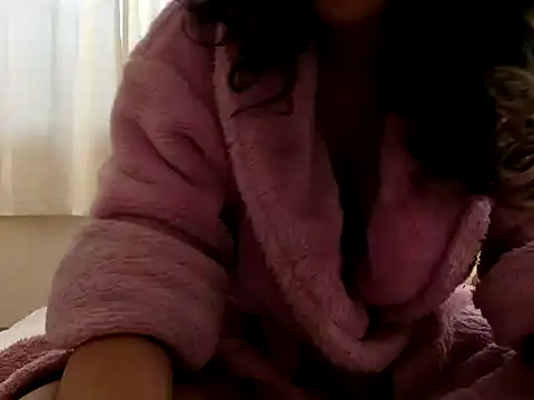 Snapshot of tutu101 chatting on December 2025 10:22:02 AM tutu101 online show from December 2025 10:22:02 AM