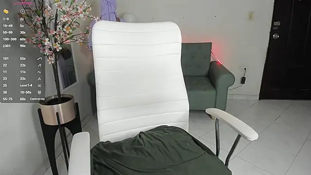 Snapshot of leila_whisper chatting on October 2025 06:36:01 PM leila whisper online show from October 2025 06:36:01 PM