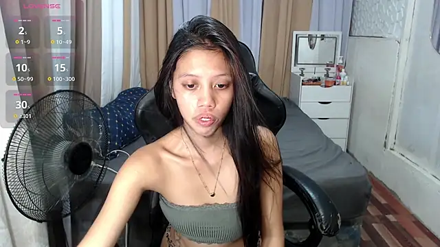 Snapshot of kourtneyluv_ chatting on June 2026 05:35:02 AM kourtneyluv online show from June 2026 05:35:02 AM