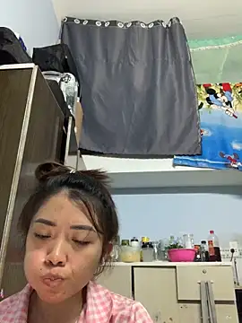 Snapshot of Minee1202 chatting on May 2026 02:52:01 AM Minee1202 online show from May 2026 02:52:01 AM