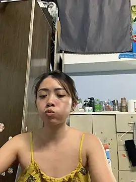 Snapshot of Minee1202 chatting on June 2026 06:58:01 AM Minee1202 online show from June 2026 06:58:01 AM