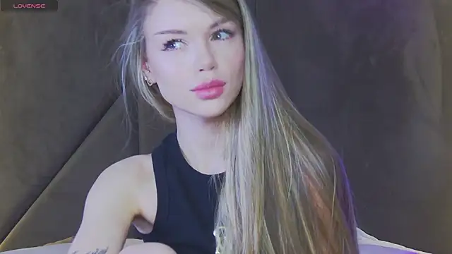 MarilynNova online show from June 2026 04:10:02 AM