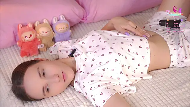 MaudAle online show from October 2025 01:03:01 AM