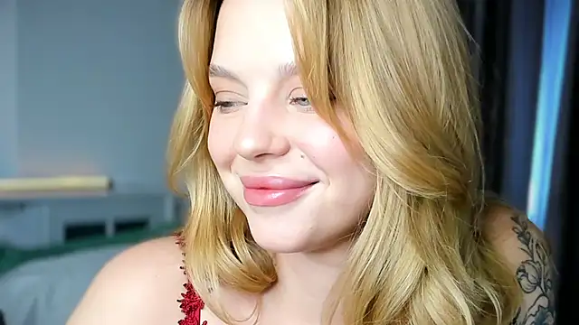 Snapshot of LilyFlamee chatting on January 2026 03:55:02 AM LilyFlamee online show from January 2026 03:55:02 AM