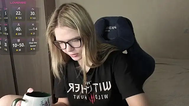 Snapshot of KatanaSVibe chatting on November 2025 01:47:02 PM KatanaSVibe online show from November 2025 01:47:02 PM