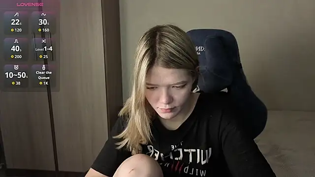 Snapshot of KatanaSVibe chatting on December 2025 01:05:02 PM KatanaSVibe online show from December 2025 01:05:02 PM