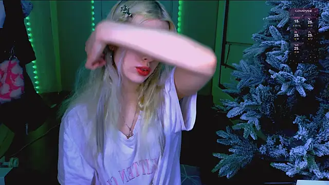 Snapshot of carmen_crybaby chatting on December 2025 01:49:02 PM carmen crybaby online show from December 2025 01:49:02 PM