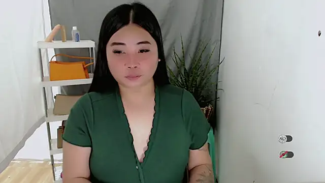 Snapshot of Yhana_Slut chatting on November 2025 01:25:02 PM Yhana Slut online show from November 2025 01:25:02 PM