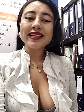 Snapshot of AMATISTA__16 chatting on May 2026 12:23:01 PM AMATISTA 16 online show from May 2026 12:23:01 PM