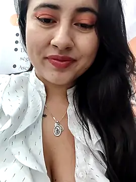 Snapshot of AMATISTA__16 chatting on June 2026 12:26:01 PM AMATISTA 16 online show from June 2026 12:26:01 PM