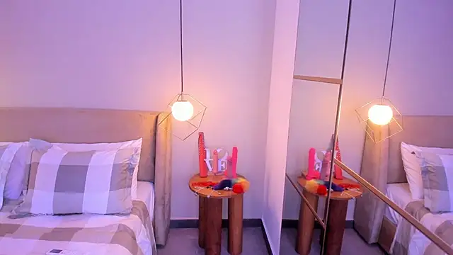 Zammy Sanz online show from November 2025 03:27:02 PM