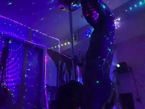 Triggerhappycj100 online show from October 2025 12:50:01 PM