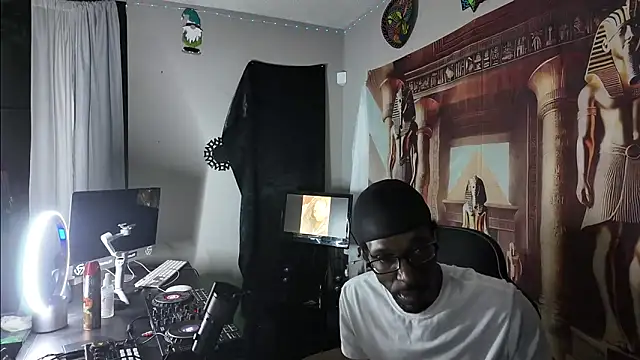 Triggerhappycj100 online show from March 2026 09:10:02 AM