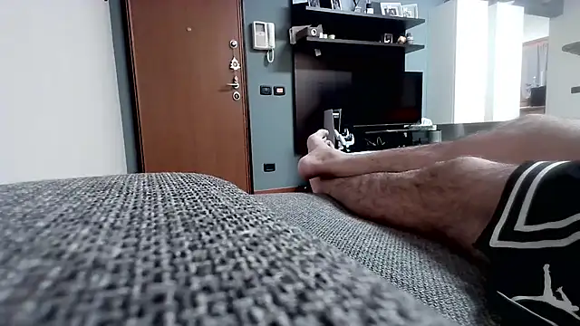 cucciolotto76 online show from November 2025 08:32:01 PM