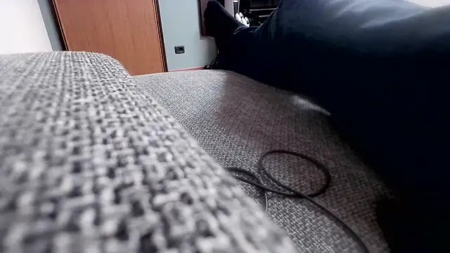 cucciolotto76 online show from November 2025 08:08:02 PM