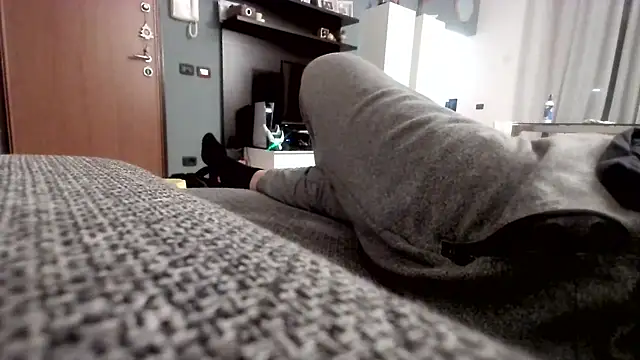 cucciolotto76 online show from November 2025 08:31:01 PM