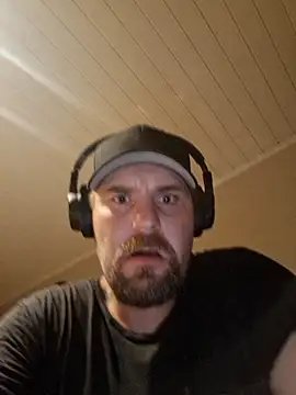 Snapshot of Bamse28 chatting on September 2025 08:43:01 PM Bamse28 online show from September 2025 08:43:01 PM