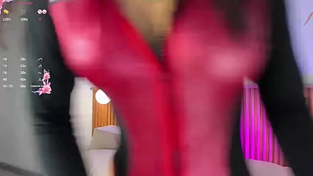 Snapshot of Valleriie_ chatting on November 2025 03:15:02 PM Valleriie online show from November 2025 03:15:02 PM