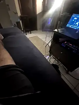 Snapshot of TrisalQuente chatting on February 2026 01:24:02 AM TrisalQuente online show from February 2026 01:24:02 AM