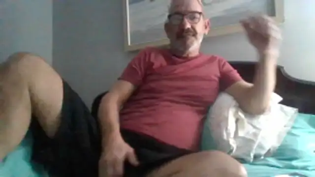 Snapshot of FoxnMouse chatting on October 2025 03:43:01 AM FoxnMouse online show from October 2025 03:43:01 AM