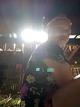 Snapshot of Mamapm20 chatting on September 2025 03:54:01 AM Mamapm20 online show from September 2025 03:54:01 AM