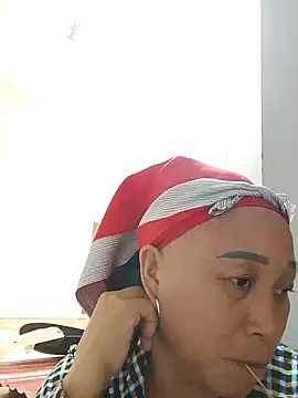 Snapshot of Mamapm20 chatting on October 2025 08:24:02 AM Mamapm20 online show from October 2025 08:24:02 AM