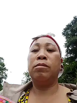 Snapshot of Mamapm20 chatting on October 2025 01:39:03 AM Mamapm20 online show from October 2025 01:39:03 AM