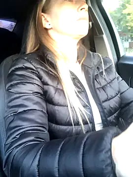 Reina Cummings online show from October 2025 04:55:01 AM