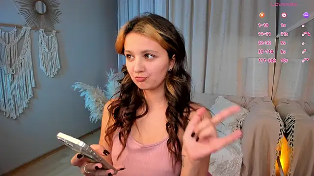 LilLisa online show from November 2025 04:28:02 PM