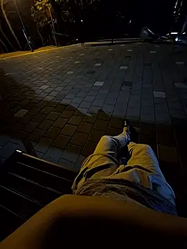 starvingo2002 online show from September 2025 11:57:01 AM