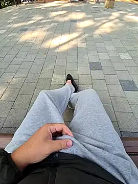 starvingo2002 online show from October 2025 01:33:02 AM