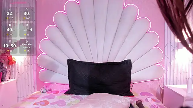 MisRoos online show from November 2025 04:18:02 PM