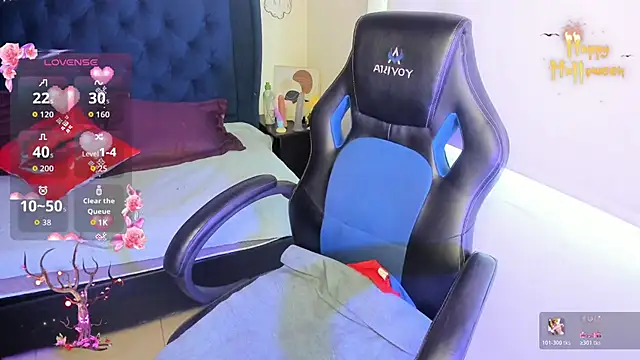 Snapshot of LucyPetit chatting on October 2025 01:29:01 PM LucyPetit online show from October 2025 01:29:01 PM