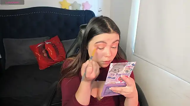 Snapshot of LucyPetit chatting on November 2025 02:07:01 PM LucyPetit online show from November 2025 02:07:01 PM