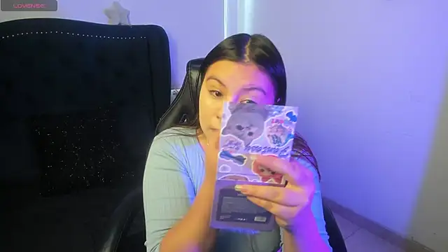 Snapshot of LucyPetit chatting on December 2025 12:54:01 PM LucyPetit online show from December 2025 12:54:01 PM