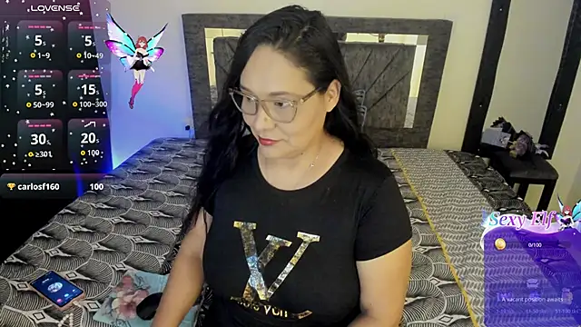 Laurasofia01 online show from June 2026 01:52:01 AM