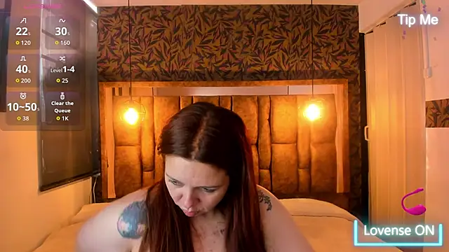 Snapshot of Isa_Thompson__ chatting on October 2025 12:04:02 PM Isa Thompson online show from October 2025 12:04:02 PM