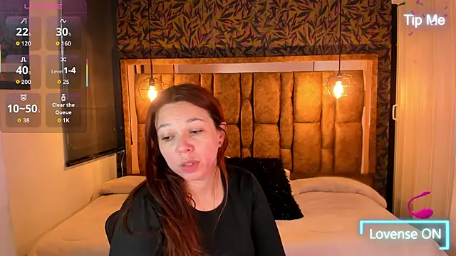 Snapshot of Isa_Thompson__ chatting on November 2025 12:02:02 PM Isa Thompson online show from November 2025 12:02:02 PM