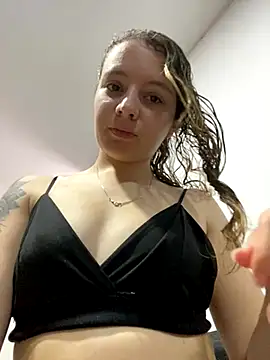 karla-thomsom10 online show from November 2025 05:36:02 PM