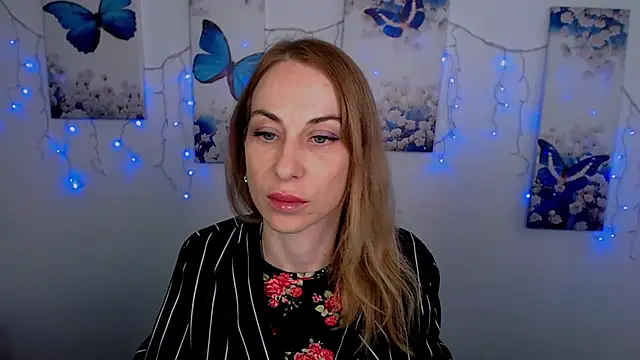 Snapshot of Create_your_own_sun chatting on September 2025 01:33:02 PM Create your own sun online show from September 2025 01:33:02 PM