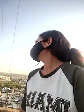 HOTSEXY KAVYA online show from April 2026 12:32:01 PM