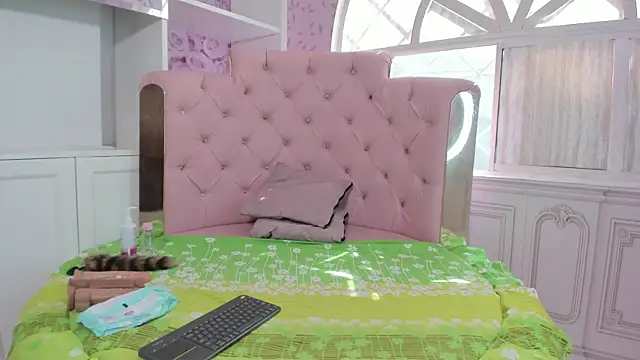 mishell lovely online show from November 2025 02:28:01 PM