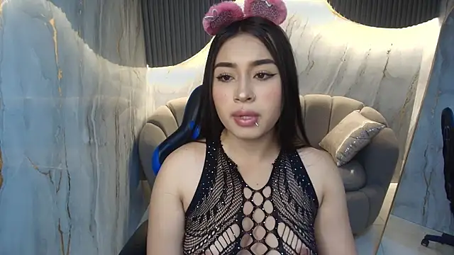 Snapshot of martina1_r chatting on October 2025 12:49:02 PM martina1 r online show from October 2025 12:49:02 PM