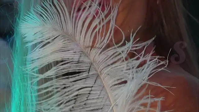 Snapshot of Alvuwkaa chatting on January 2026 08:51:02 AM Alvuwkaa online show from January 2026 08:51:02 AM