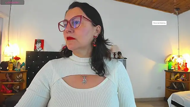 D Martii online show from November 2025 12:26:01 PM