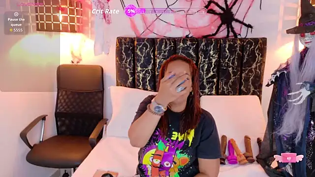 Snapshot of evvaa_moon69 chatting on October 2025 12:42:02 PM evvaa moon69 online show from October 2025 12:42:02 PM