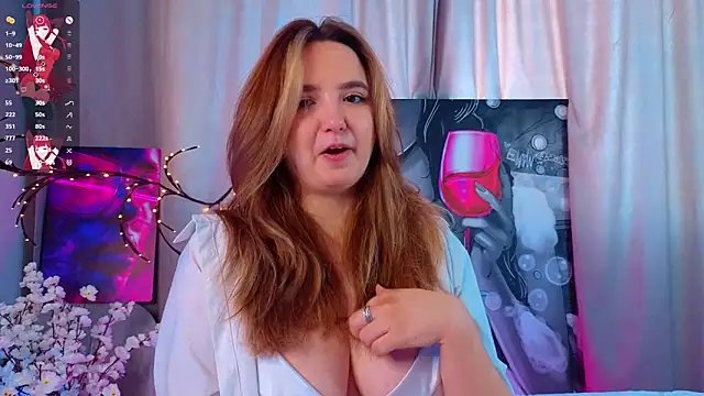 Snapshot of LucilleMcBride chatting on November 2025 07:02:02 AM LucilleMcBride online show from November 2025 07:02:02 AM