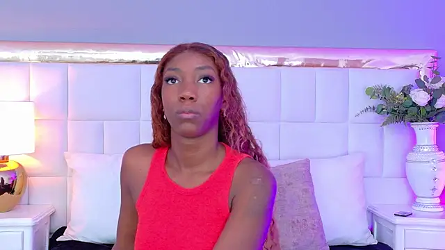 MadeleineHocker online show from November 2025 01:32:01 PM