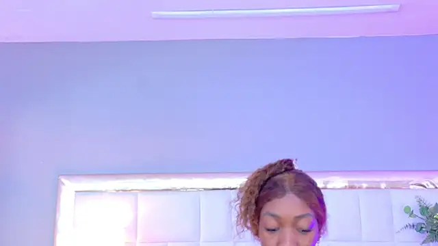 MadeleineHocker online show from November 2025 12:04:01 PM